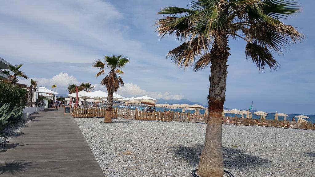 Baie Des Anges Appartement Bis วิลล์เนิฟ-ลูเบ ภายนอก รูปภาพ